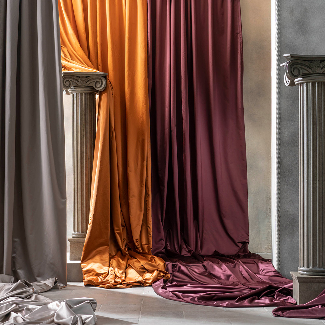 LUSCIOUS SATIN